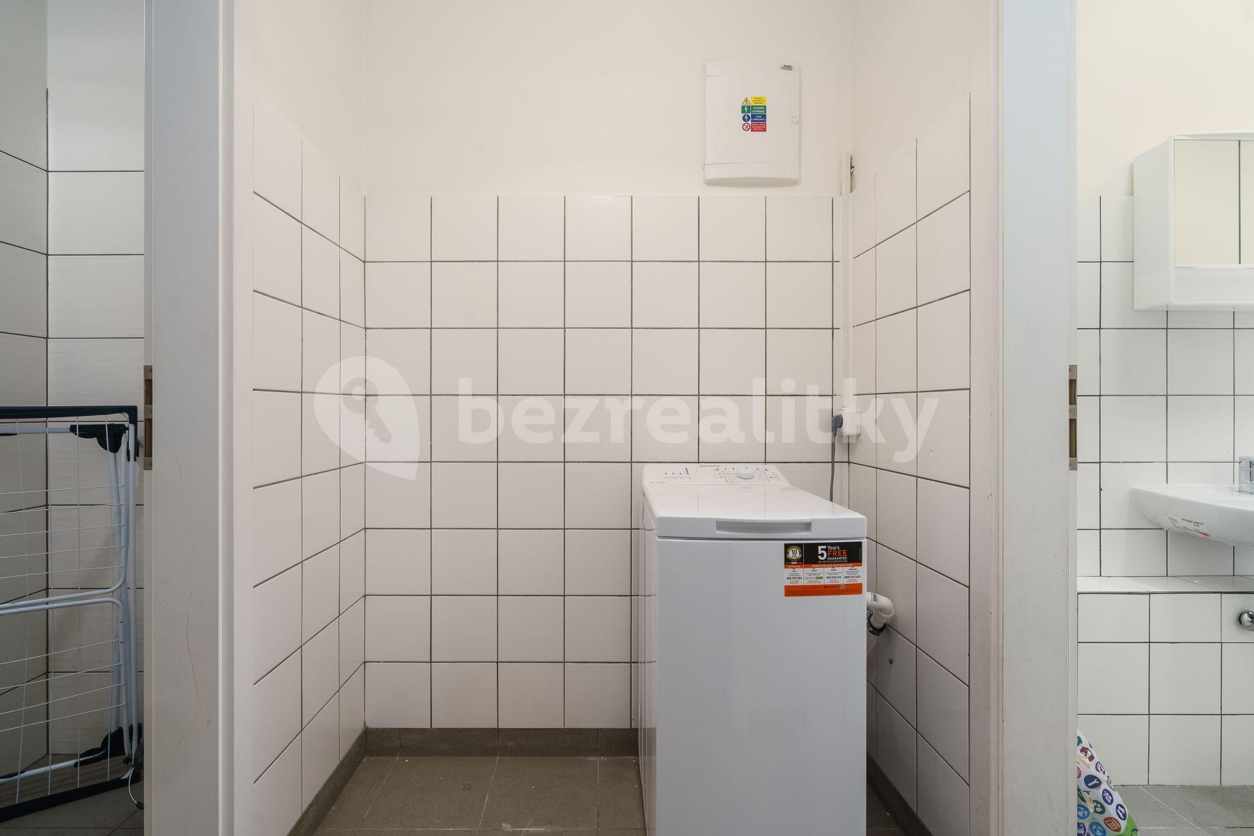 Prenájom bytu 2-izbový 51 m², Třinecká, Praha, Praha