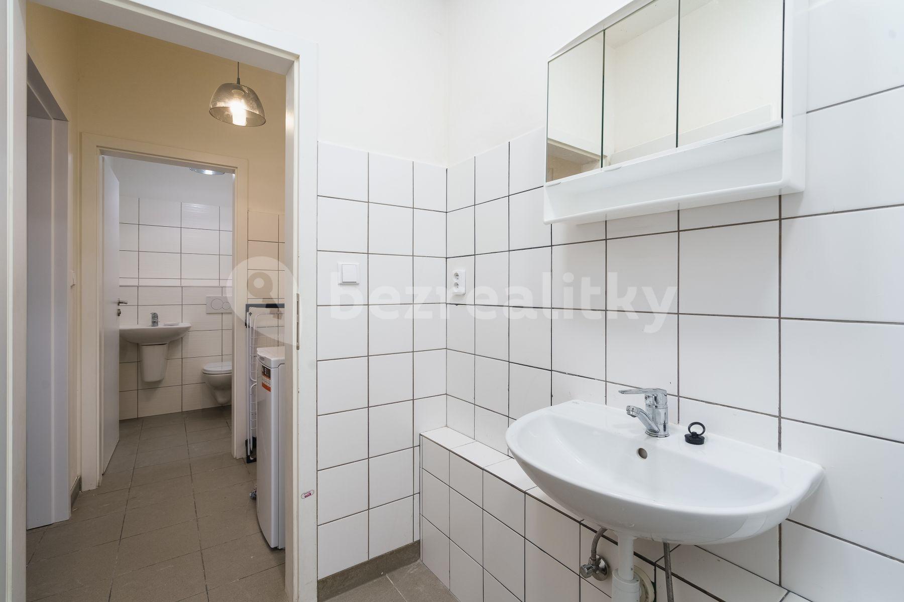 Prenájom bytu 2-izbový 51 m², Třinecká, Praha, Praha