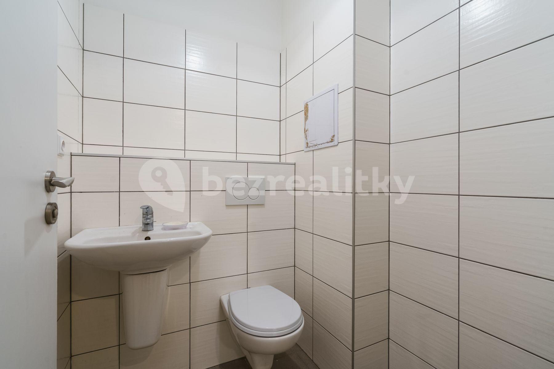 Prenájom bytu 2-izbový 51 m², Třinecká, Praha, Praha