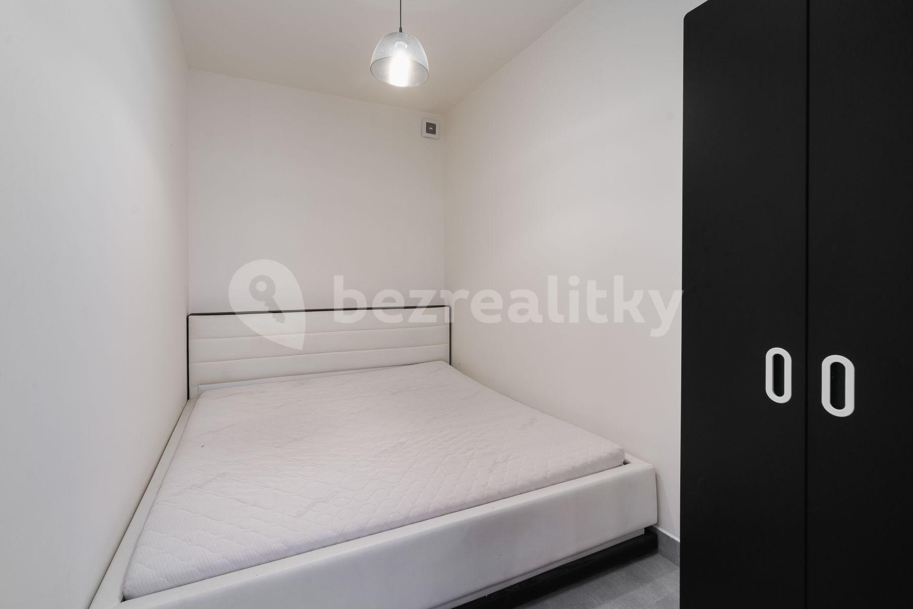 Prenájom bytu 2-izbový 51 m², Třinecká, Praha, Praha