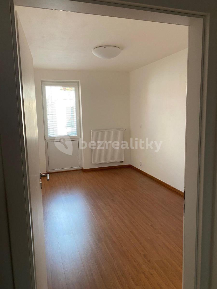 Prenájom bytu 2-izbový 56 m², K Meteoru, Hradec Králové, Královéhradecký kraj