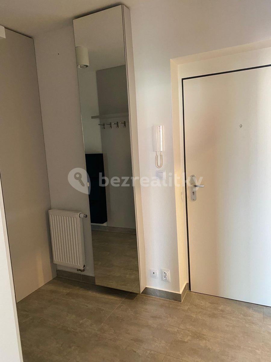 Prenájom bytu 2-izbový 56 m², K Meteoru, Hradec Králové, Královéhradecký kraj