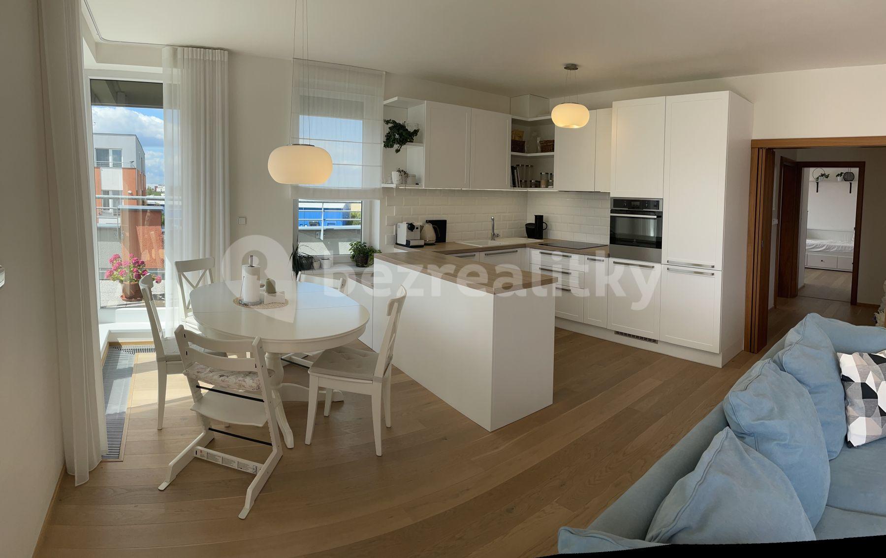 Prenájom bytu 4-izbový 118 m², Milotická, Praha, Praha