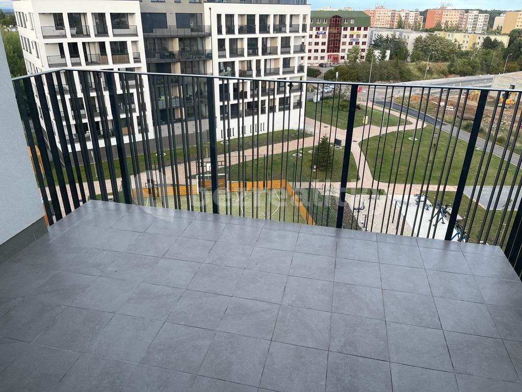 Prenájom bytu 4-izbový 100 m², Praha, Praha