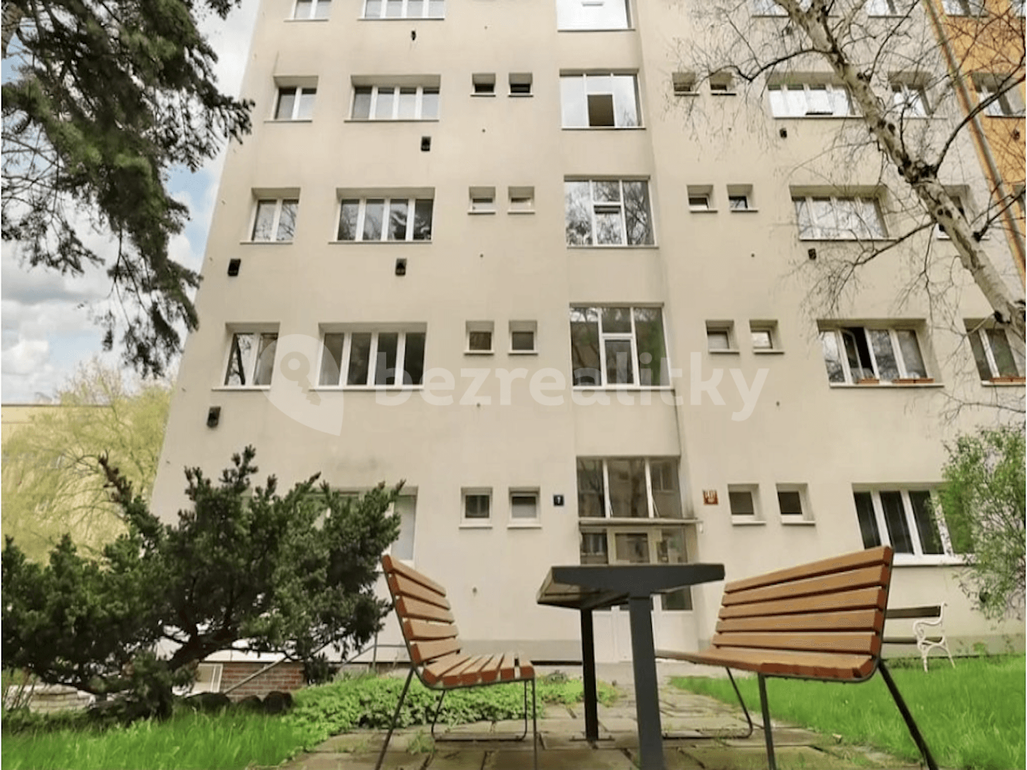 Prenájom bytu 2-izbový 43 m², Svojsíkova, Praha, Praha