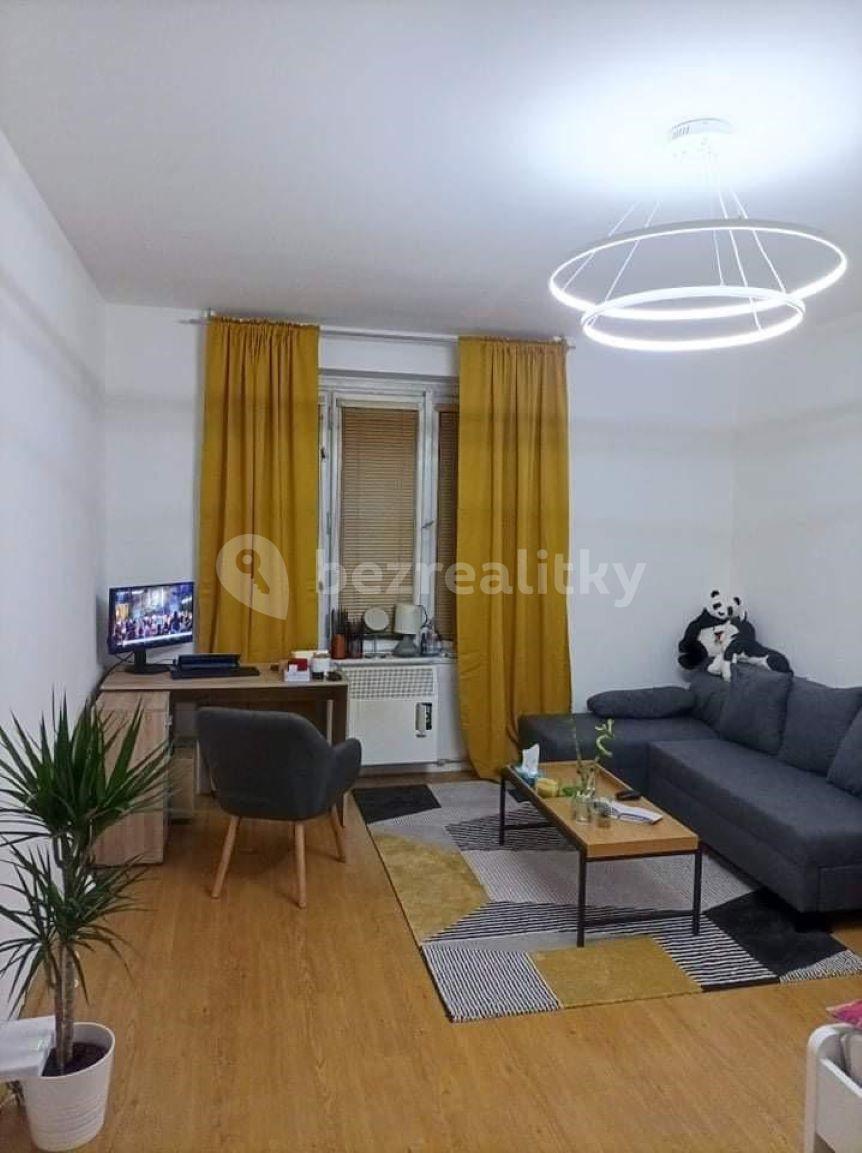 Prenájom bytu 1-izbový 31 m², K Louži, Praha, Praha