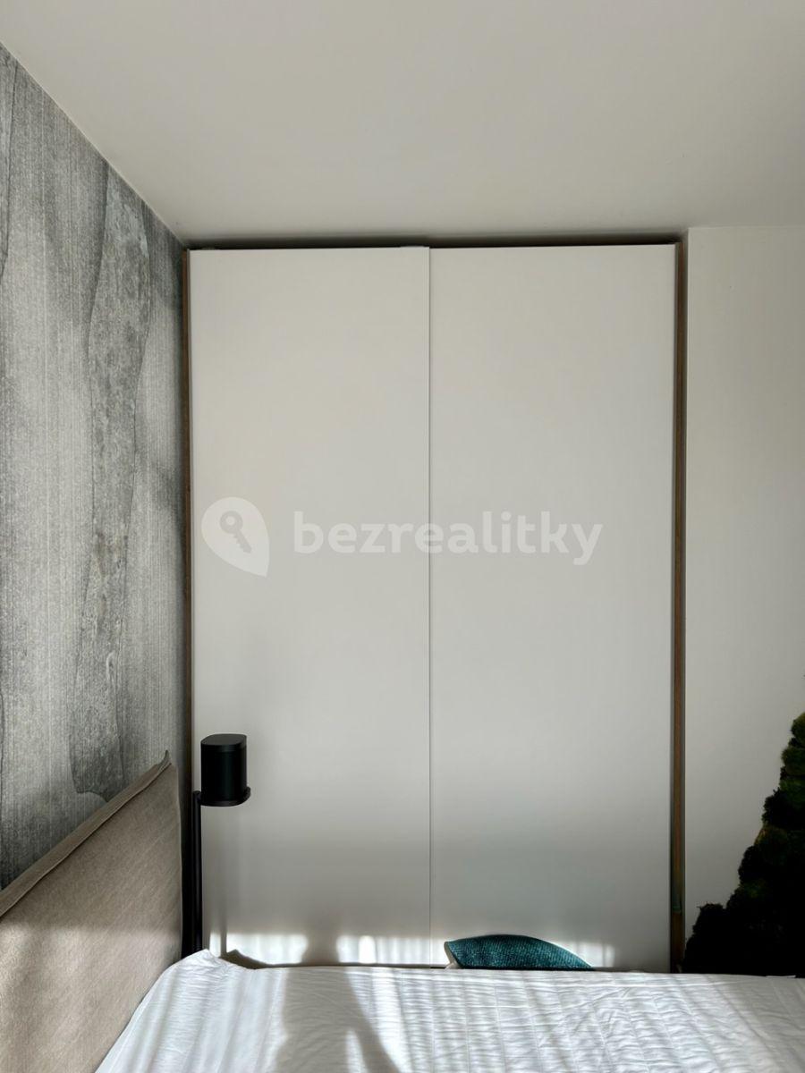 Prenájom bytu 2-izbový 57 m², Holečkova, Praha, Praha