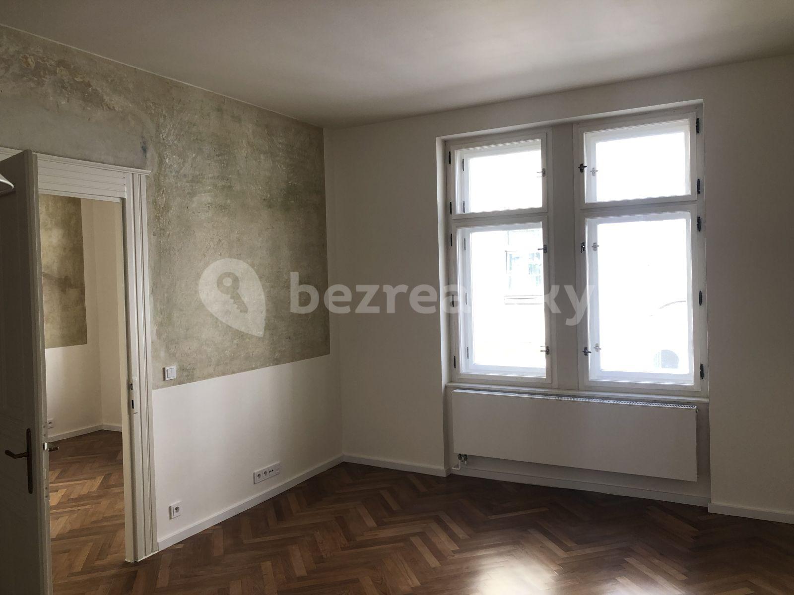 Prenájom bytu 3-izbový 75 m², Malá Štěpánská, Praha, Praha