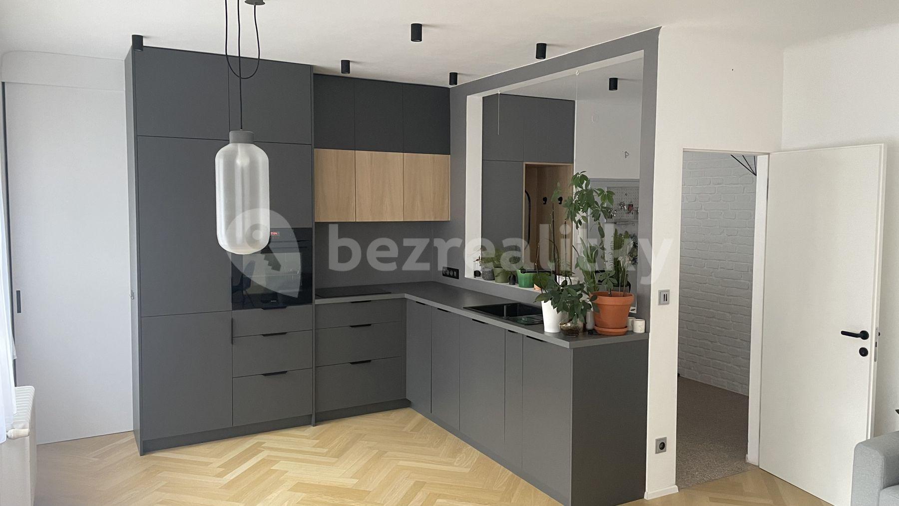 Prenájom bytu 2-izbový 52 m², Šmeralova, Praha, Praha