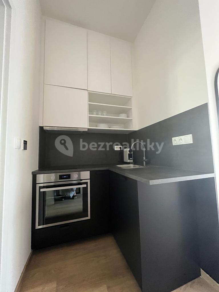 Prenájom bytu 1-izbový 31 m², Milíčova, Praha, Praha