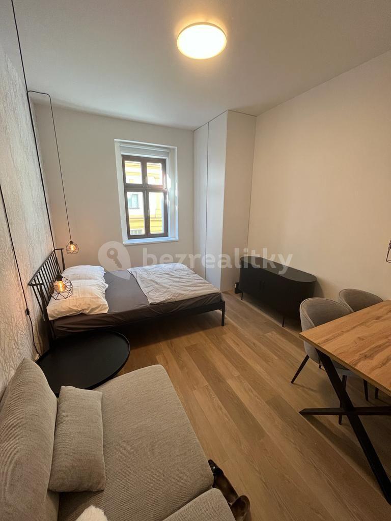 Prenájom bytu 1-izbový 31 m², Milíčova, Praha, Praha