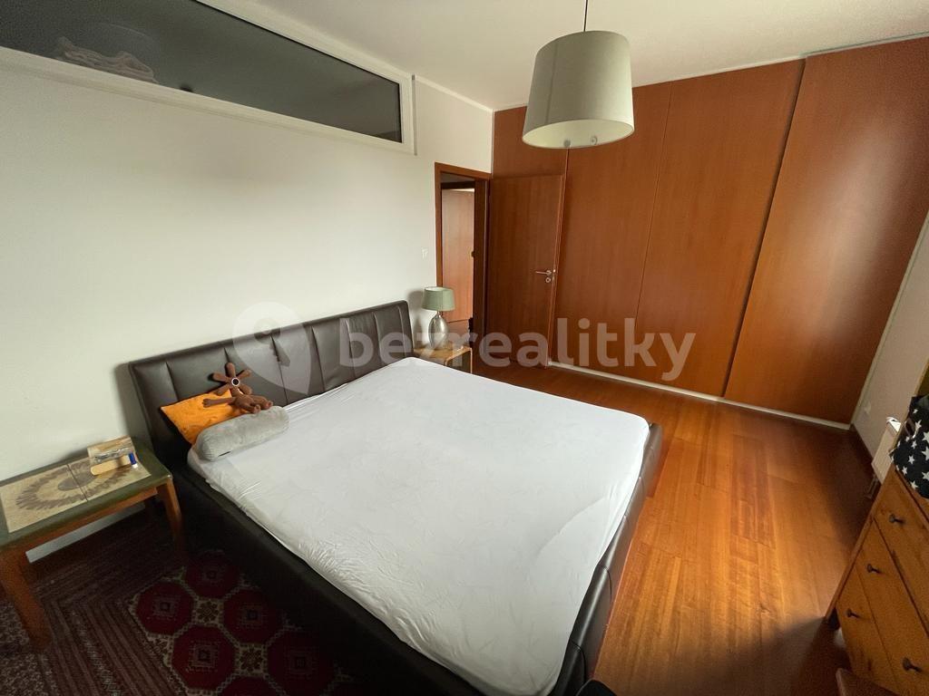 Prenájom bytu 3-izbový 83 m², Pod Harfou, Praha, Praha