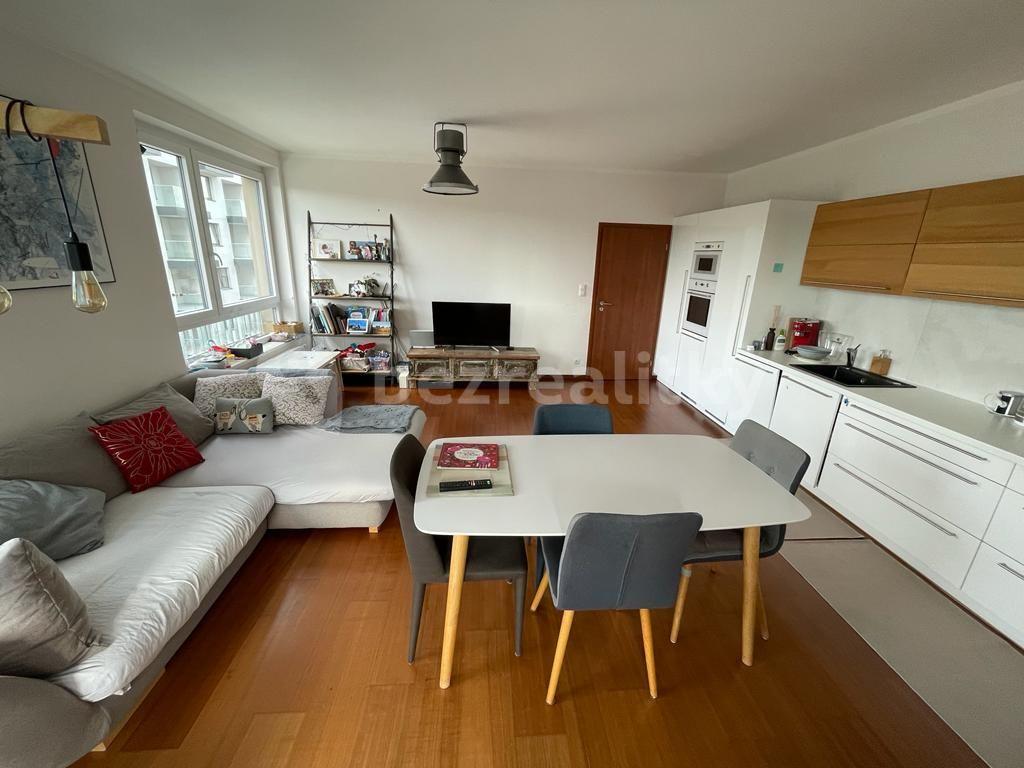 Prenájom bytu 3-izbový 83 m², Pod Harfou, Praha, Praha