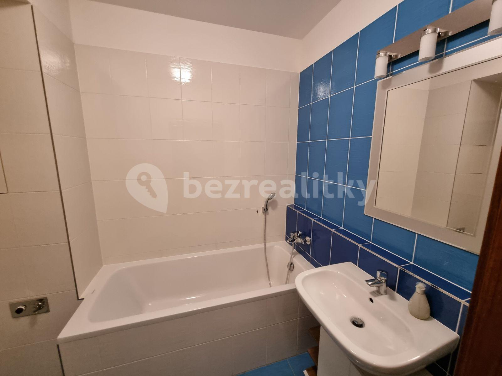 Prenájom bytu 2-izbový 53 m², Jurkovičova, Praha, Praha