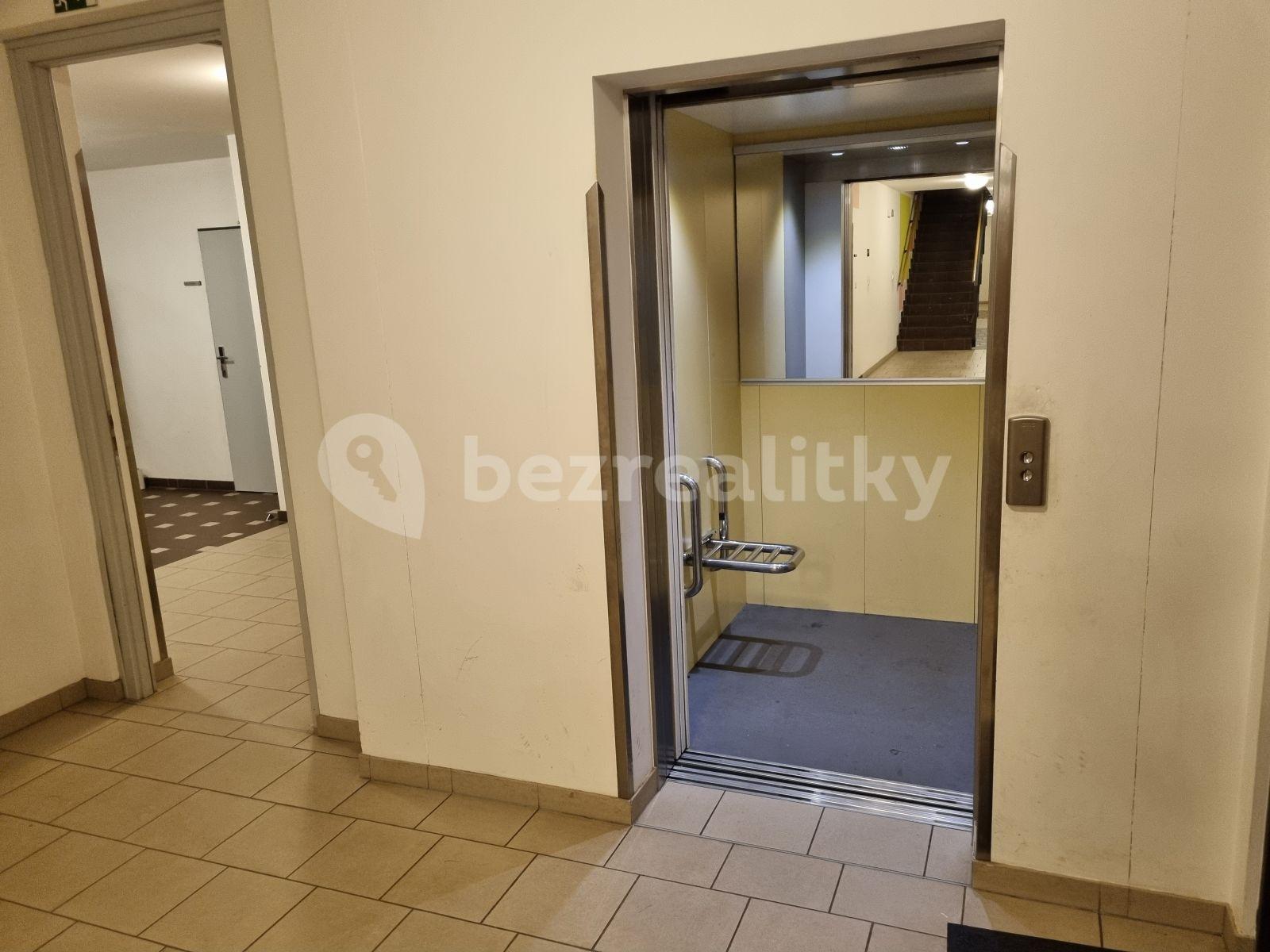 Prenájom bytu 2-izbový 53 m², Jurkovičova, Praha, Praha