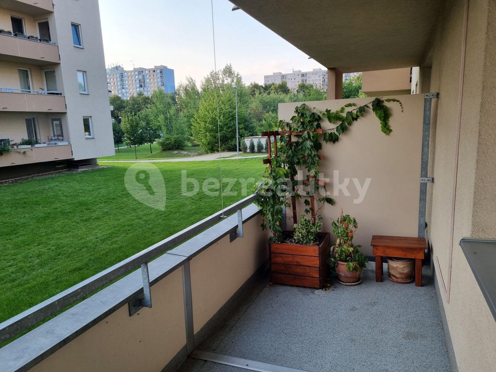 Prenájom bytu 2-izbový 53 m², Jurkovičova, Praha, Praha