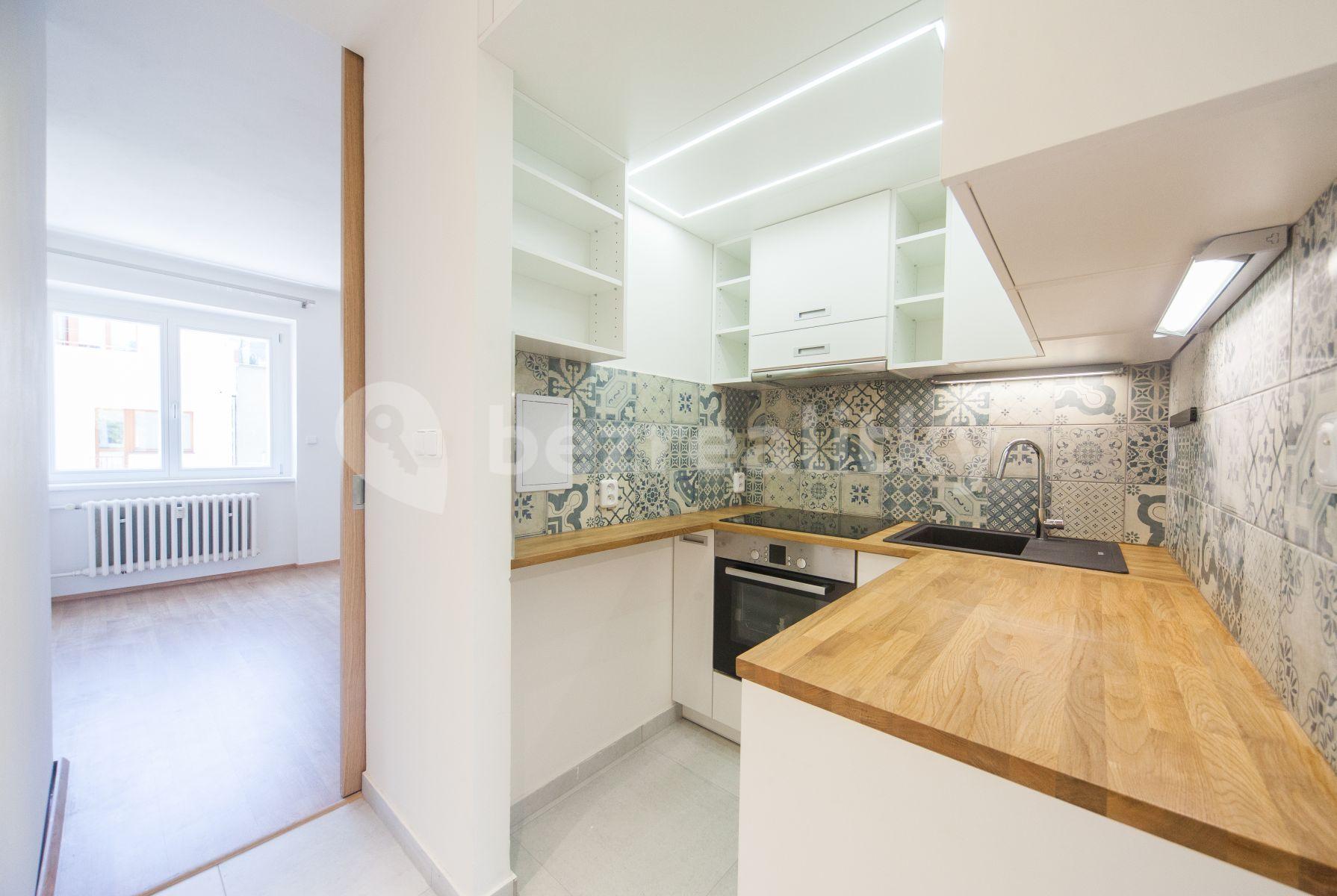 Prenájom bytu 2-izbový 45 m², Šestidomí, Praha, Praha