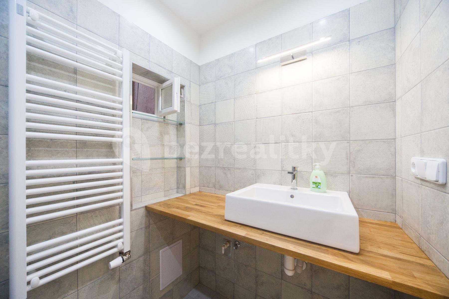 Prenájom bytu 2-izbový 45 m², Šestidomí, Praha, Praha