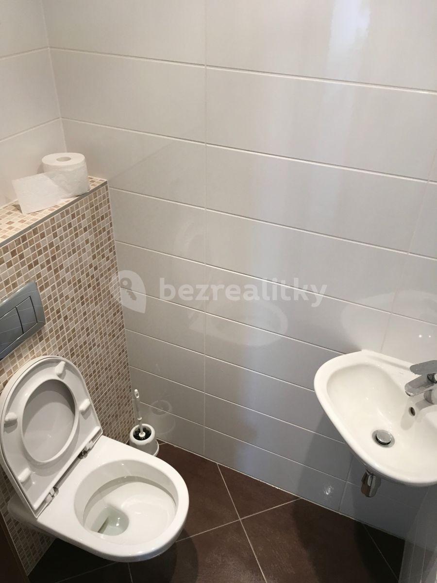 Prenájom bytu 4-izbový 125 m², Mantovská, Praha, Praha