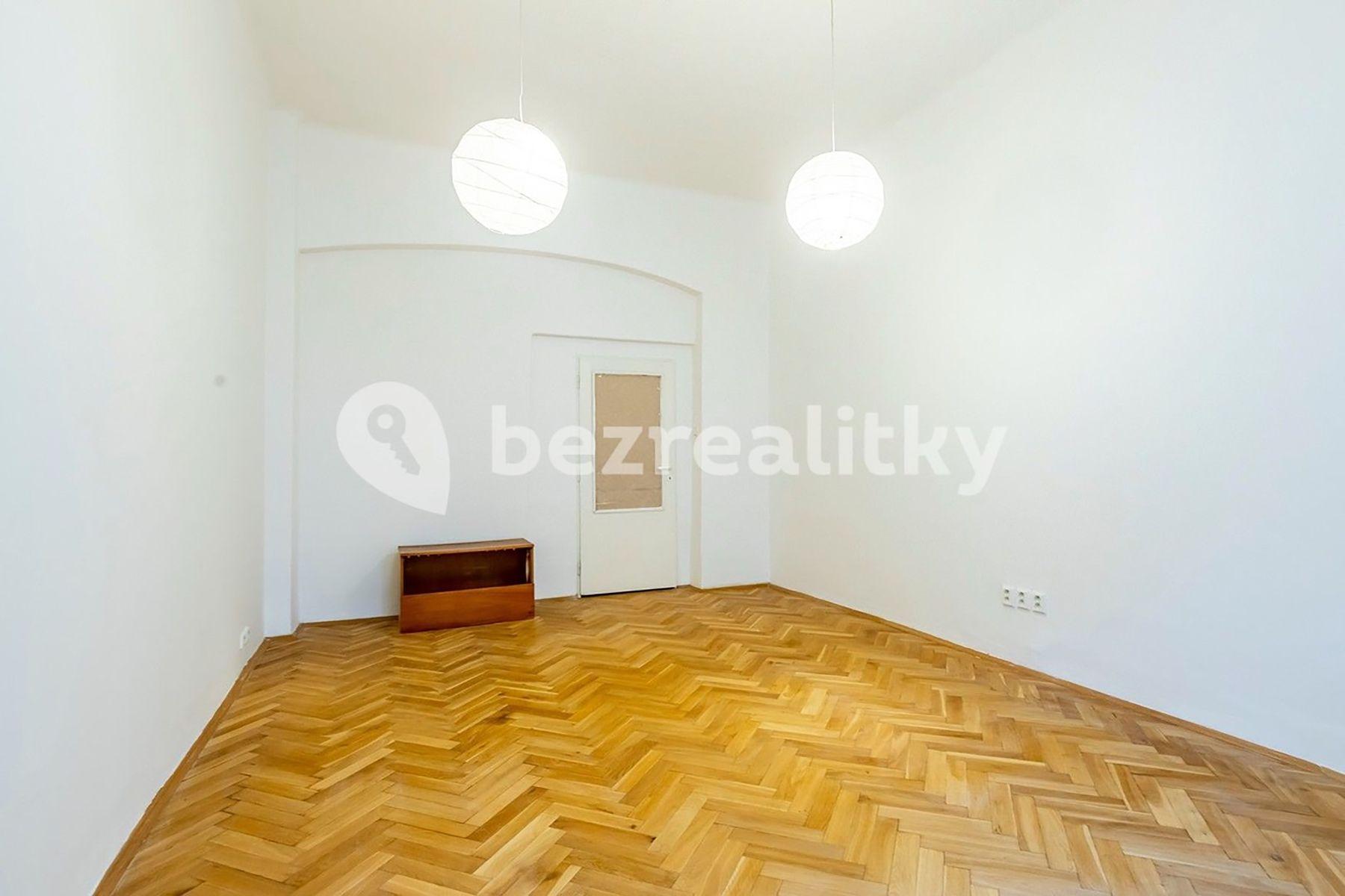 Prenájom bytu 3-izbový 73 m², Roháčova, Praha, Praha