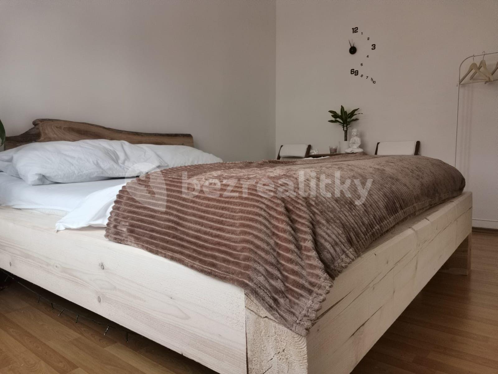 Prenájom bytu 2-izbový 40 m², Svatoplukova, Brno, Jihomoravský kraj