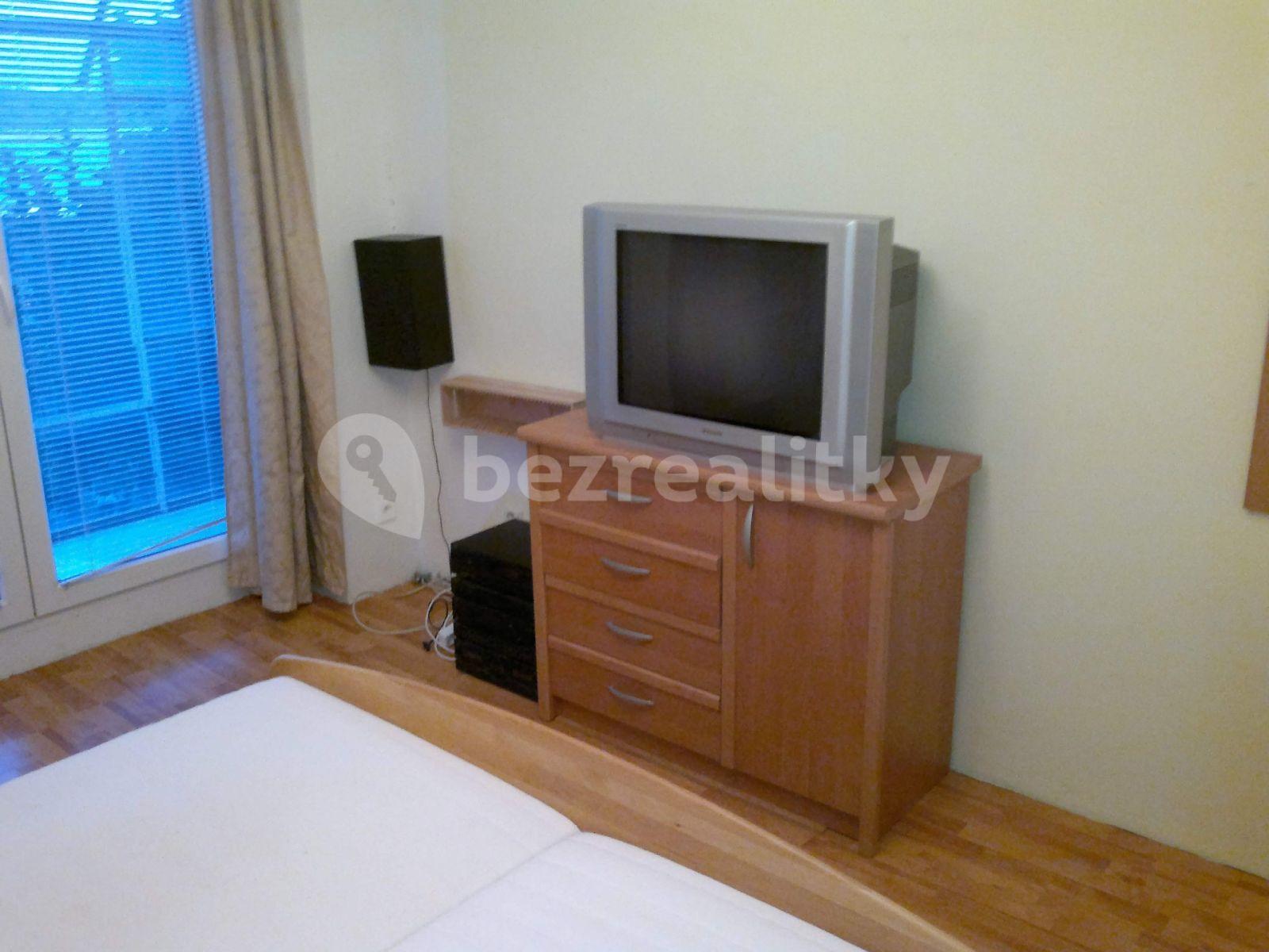 Prenájom bytu Garsoniéra 16 m², Hejtmanská, Praha, Praha