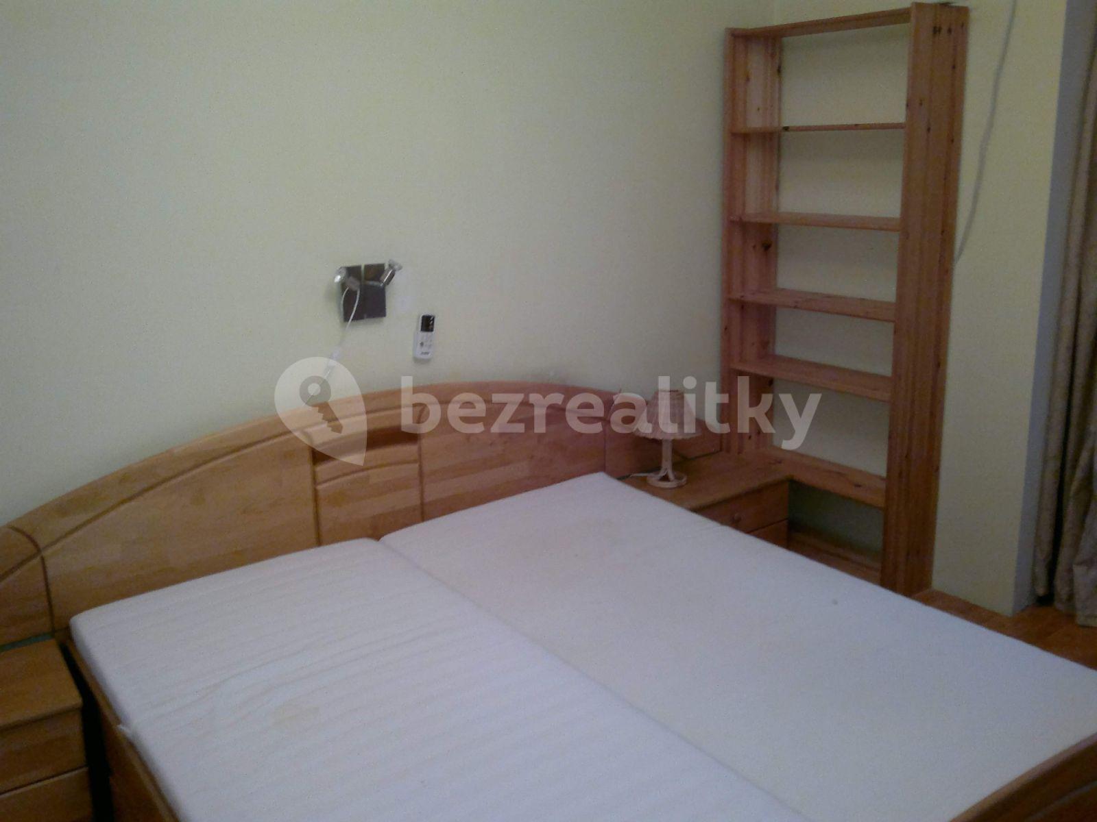 Prenájom bytu Garsoniéra 16 m², Hejtmanská, Praha, Praha