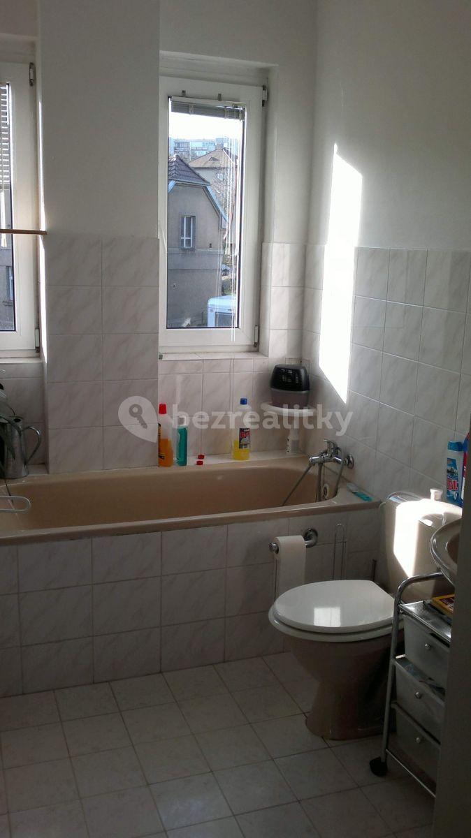 Prenájom bytu Garsoniéra 16 m², Hejtmanská, Praha, Praha