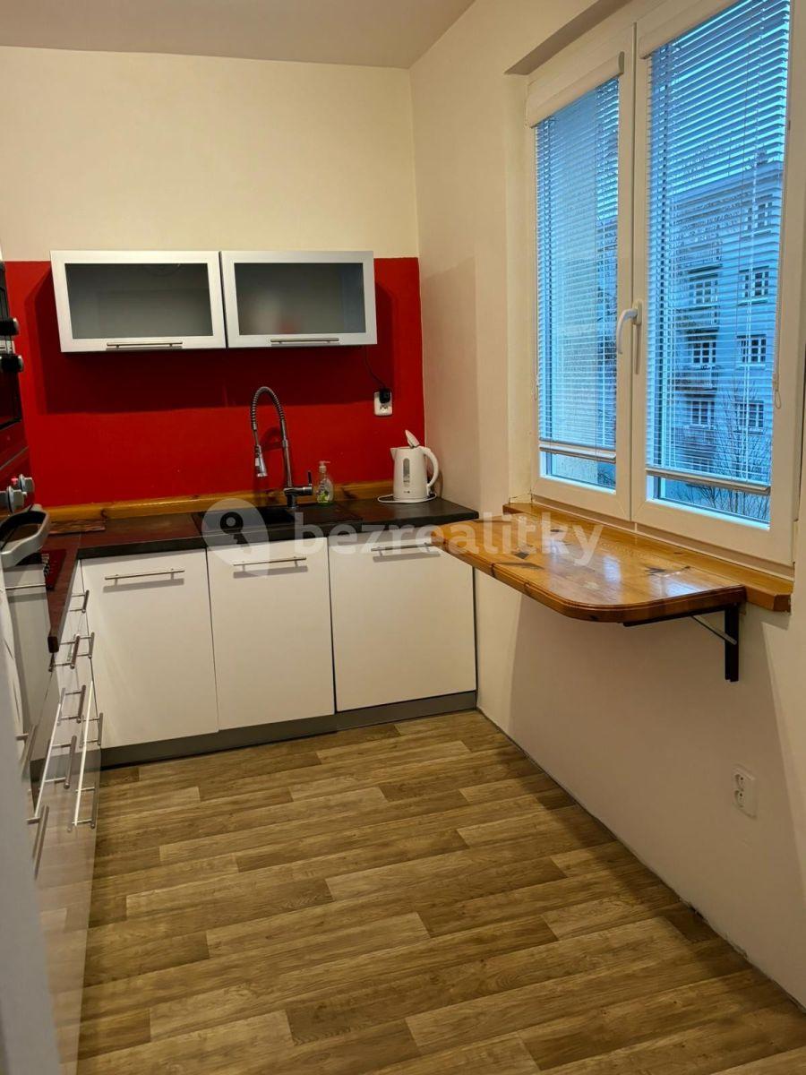 Prenájom bytu 3-izbový 68 m², Nádražní, Šternberk, Olomoucký kraj