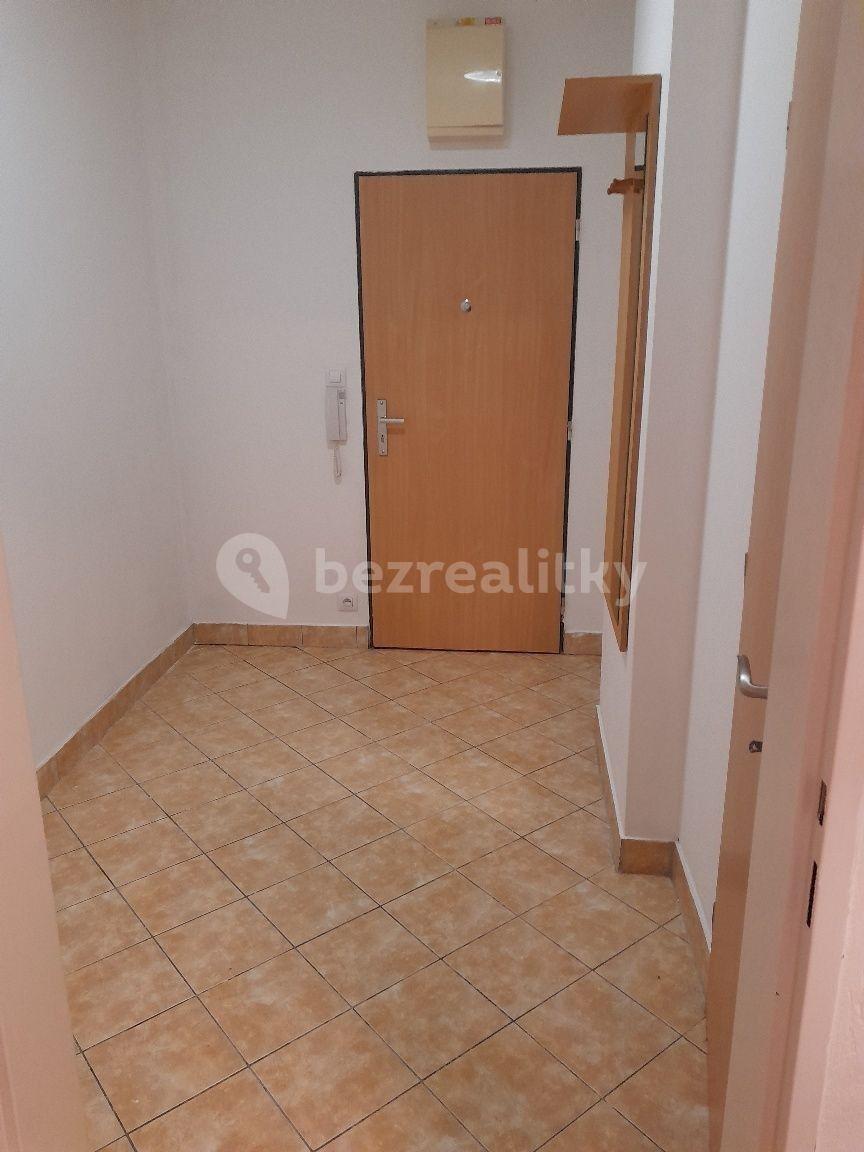 Prenájom bytu 1-izbový 38 m², Podkovářská, Praha, Praha