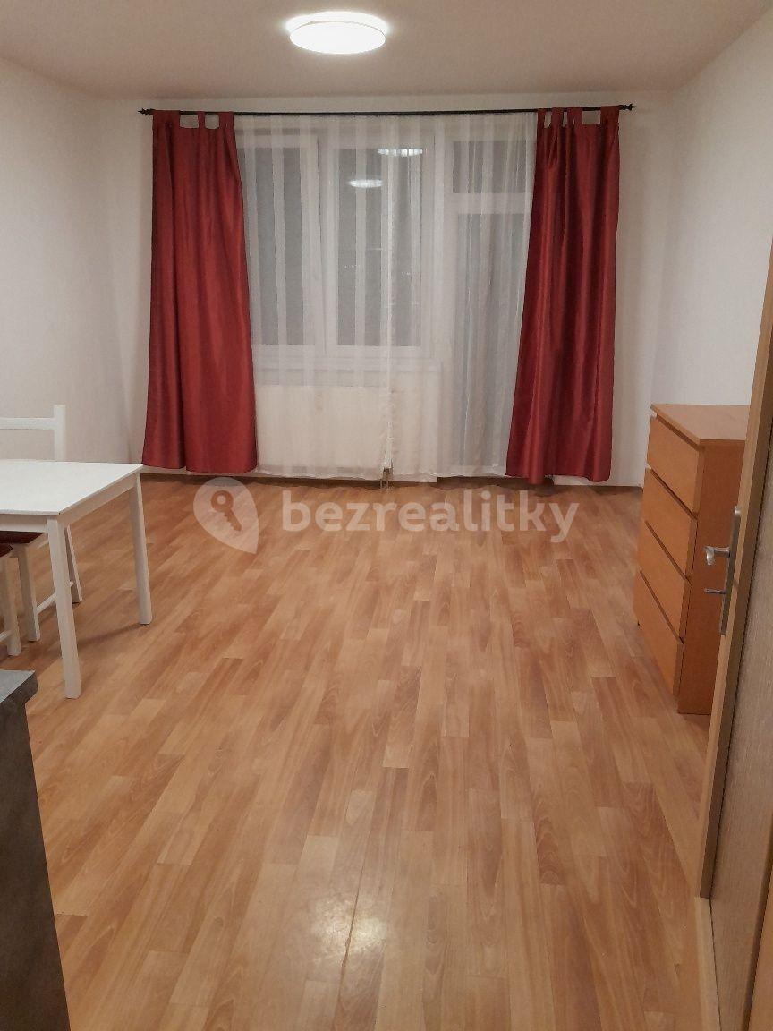 Prenájom bytu 1-izbový 38 m², Podkovářská, Praha, Praha