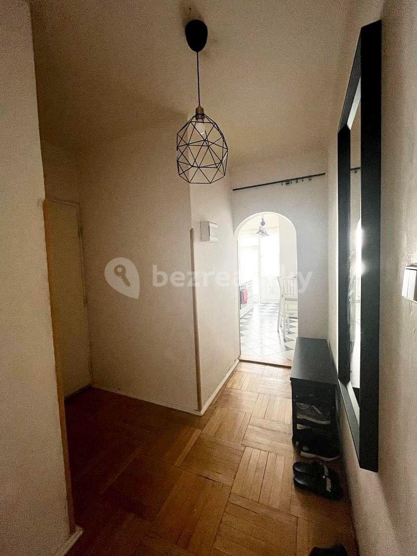 Prenájom bytu 4-izbový 4 m², Klimentská, Praha, Praha