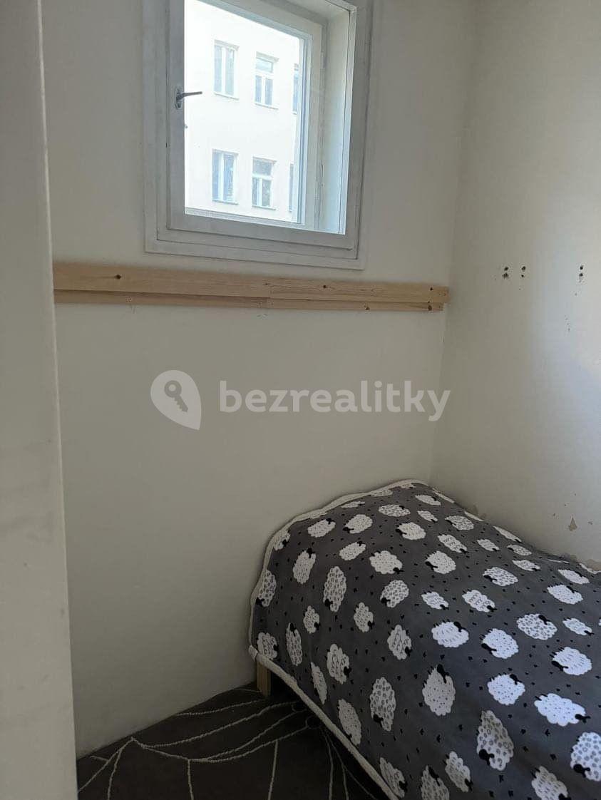 Prenájom bytu 4-izbový 4 m², Klimentská, Praha, Praha