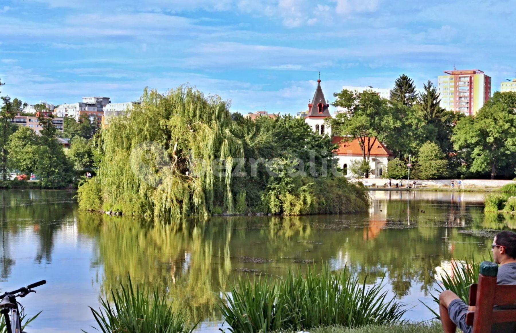 Prenájom bytu 2-izbový 60 m², Na Slatince, Praha, Praha