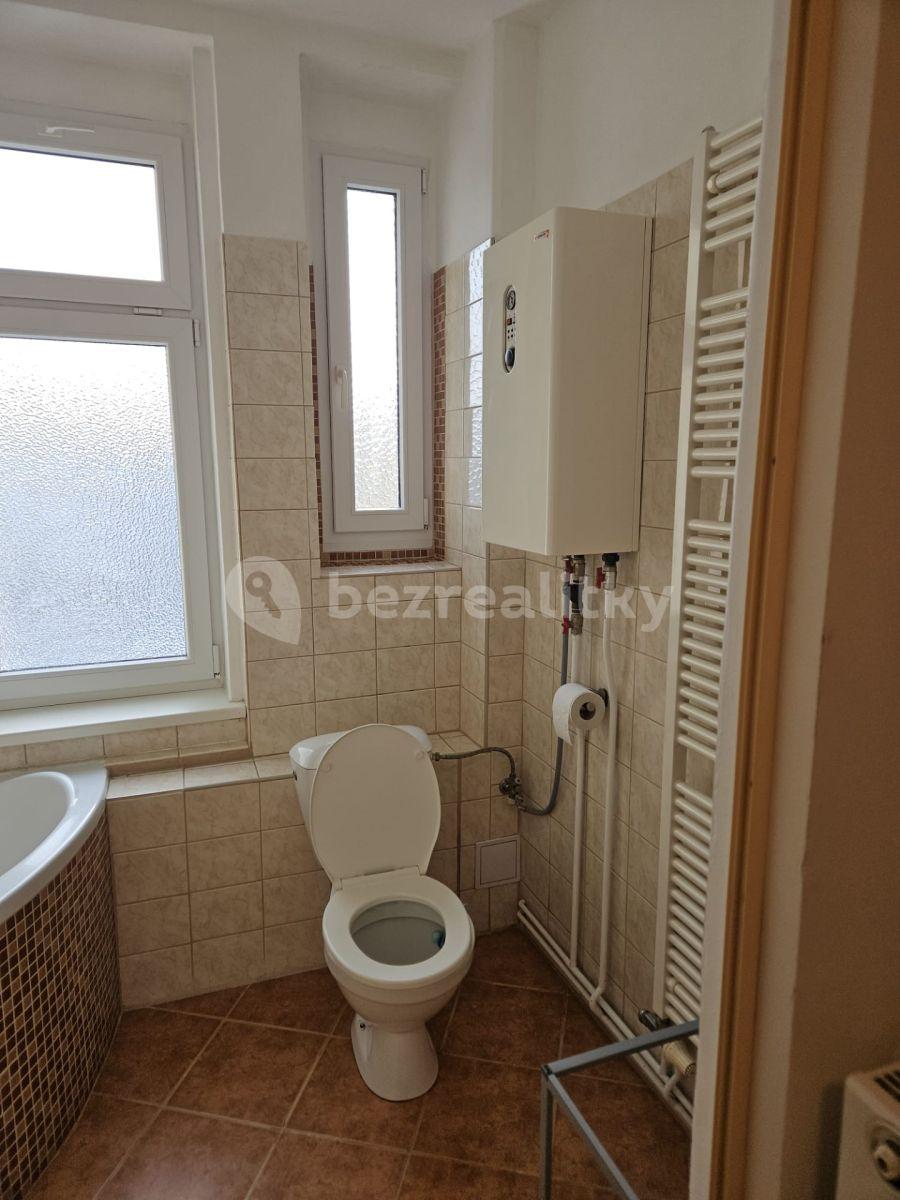 Prenájom bytu 1-izbový 32 m², Sokolovská, Praha, Praha