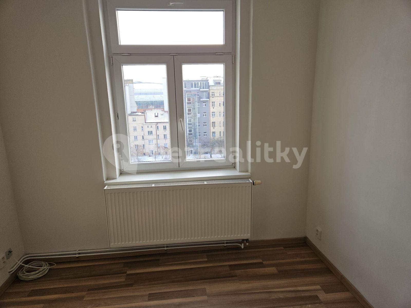 Prenájom bytu 1-izbový 32 m², Sokolovská, Praha, Praha