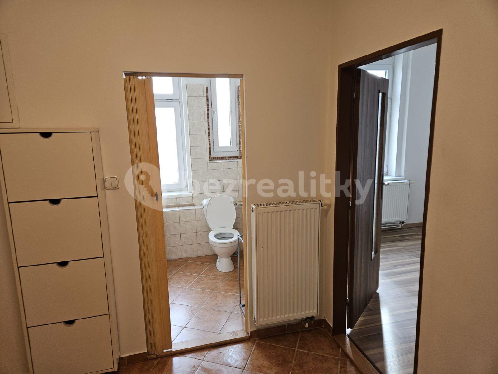 Prenájom bytu 1-izbový 32 m², Sokolovská, Praha, Praha