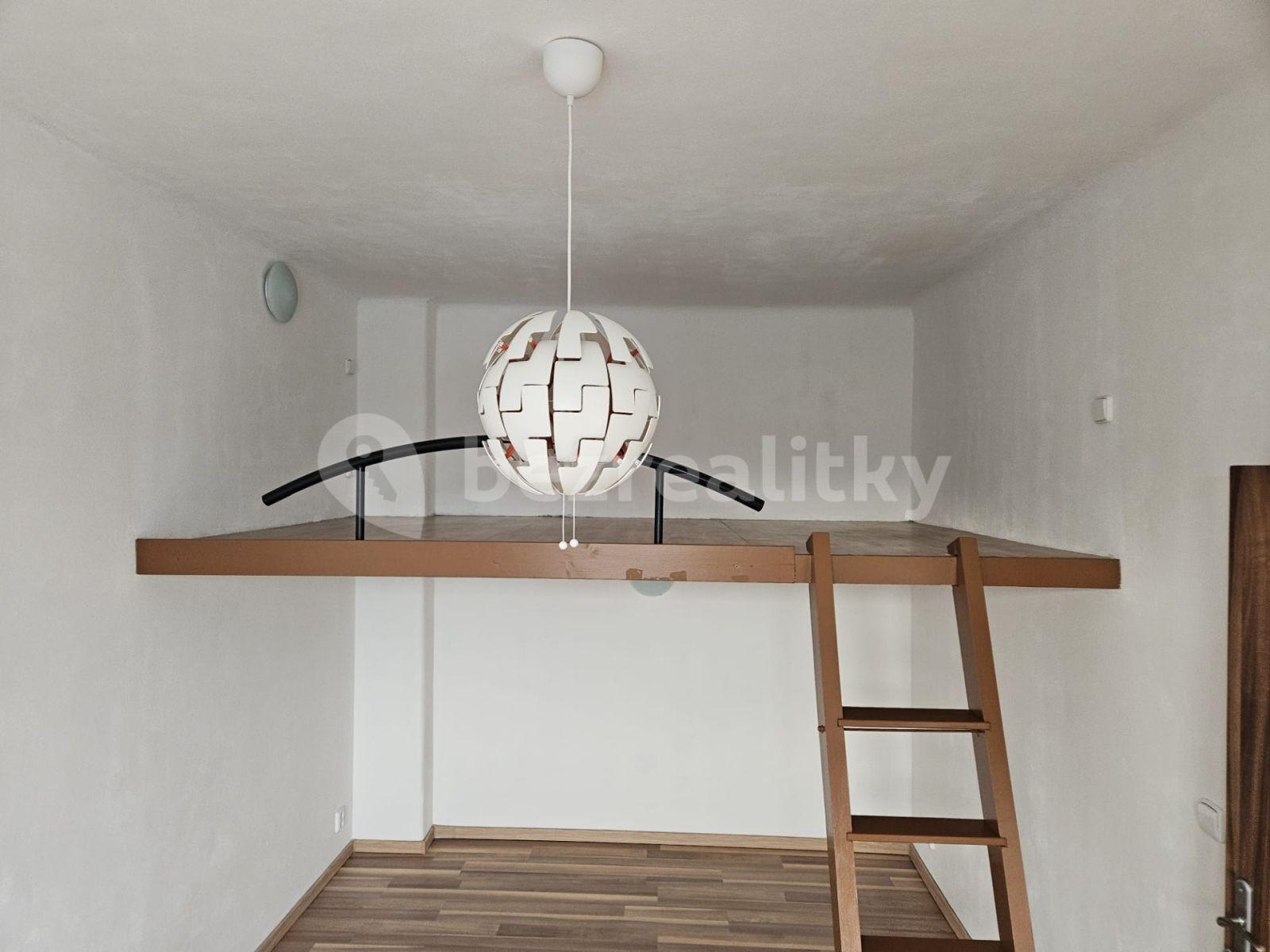 Prenájom bytu 1-izbový 32 m², Sokolovská, Praha, Praha