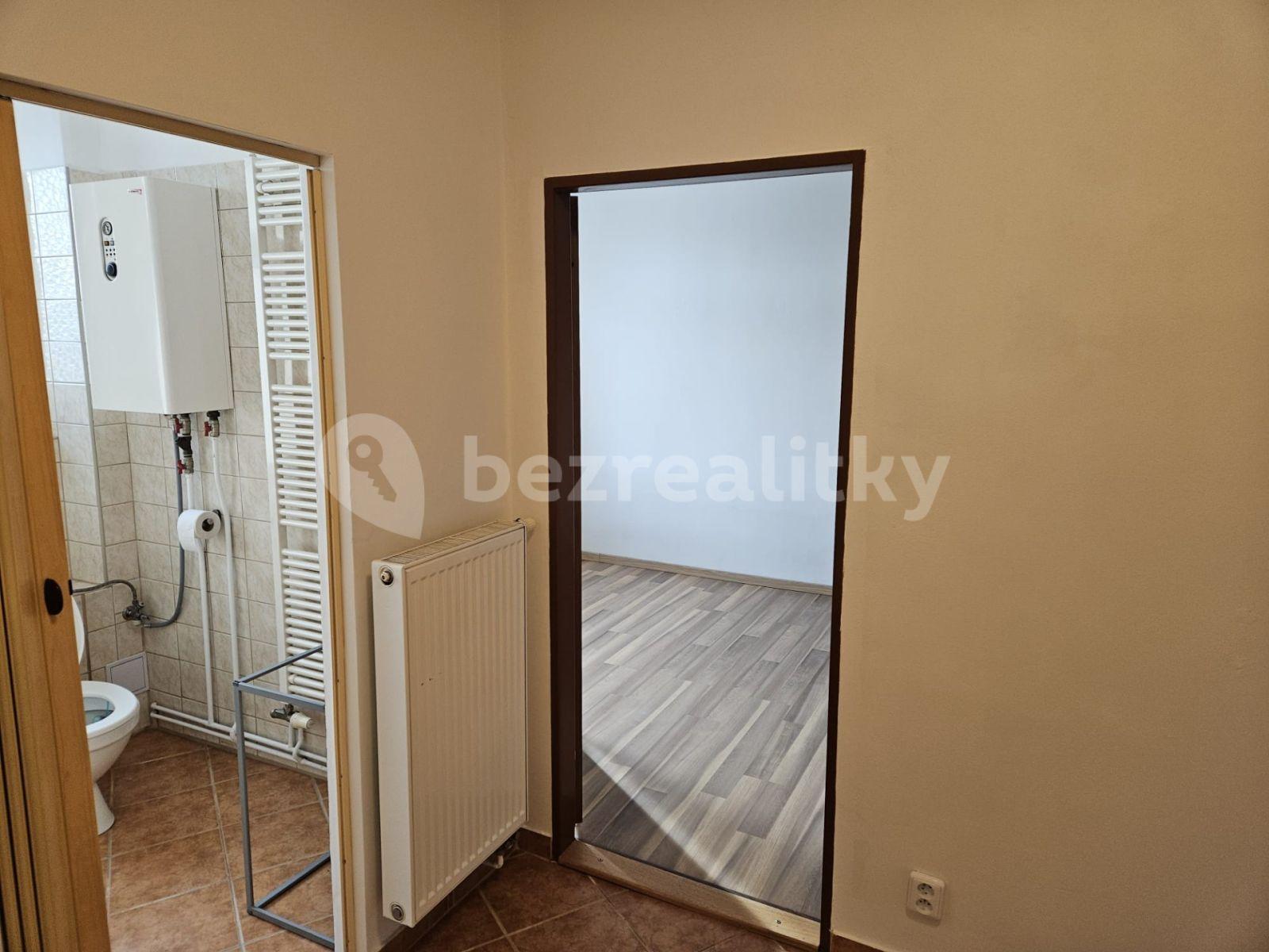 Prenájom bytu 1-izbový 32 m², Sokolovská, Praha, Praha