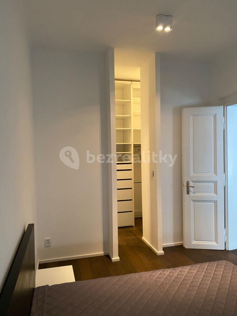 Prenájom bytu 3-izbový 70 m², Korunní, Praha, Praha