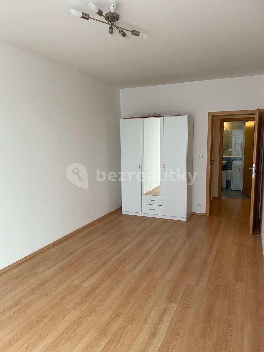 Prenájom bytu 3-izbový 80 m², Kabešova, Praha, Praha