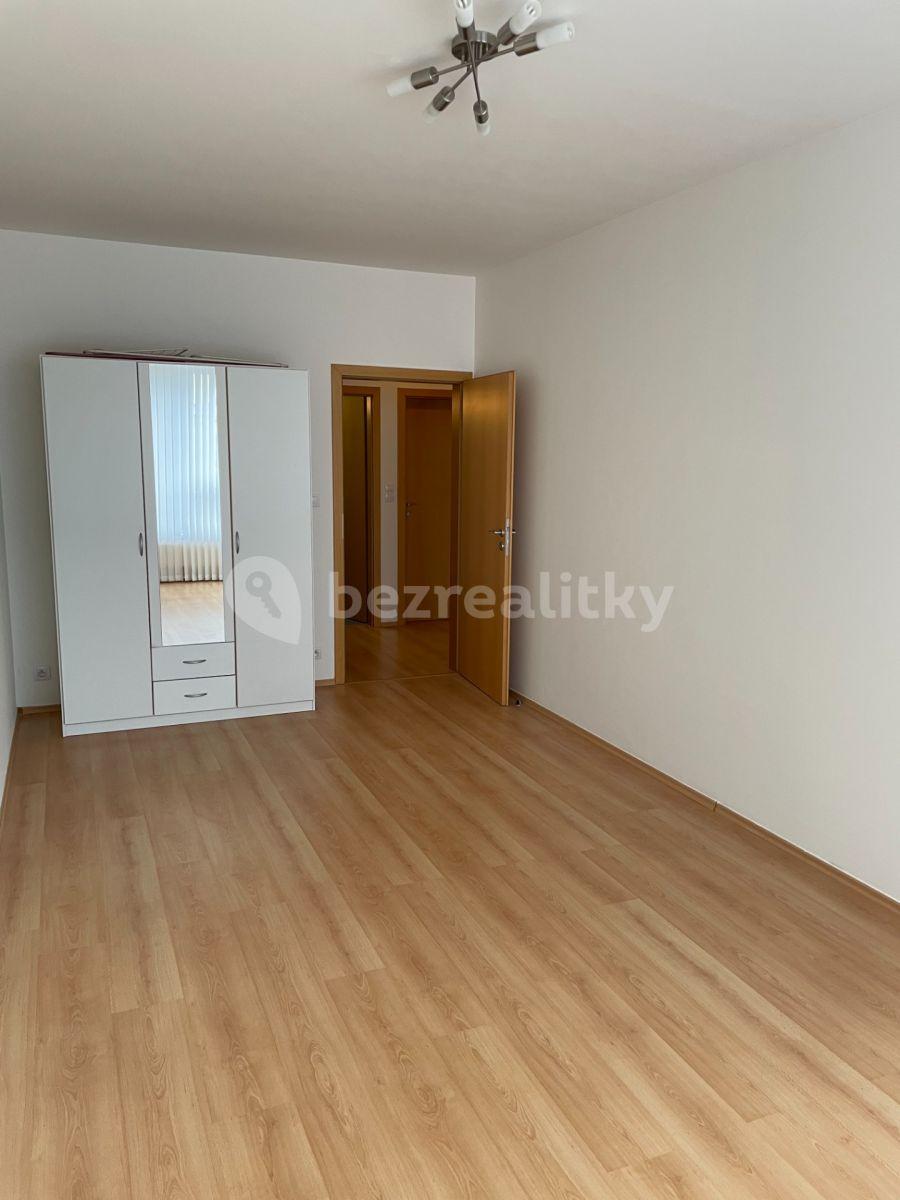 Prenájom bytu 3-izbový 80 m², Kabešova, Praha, Praha