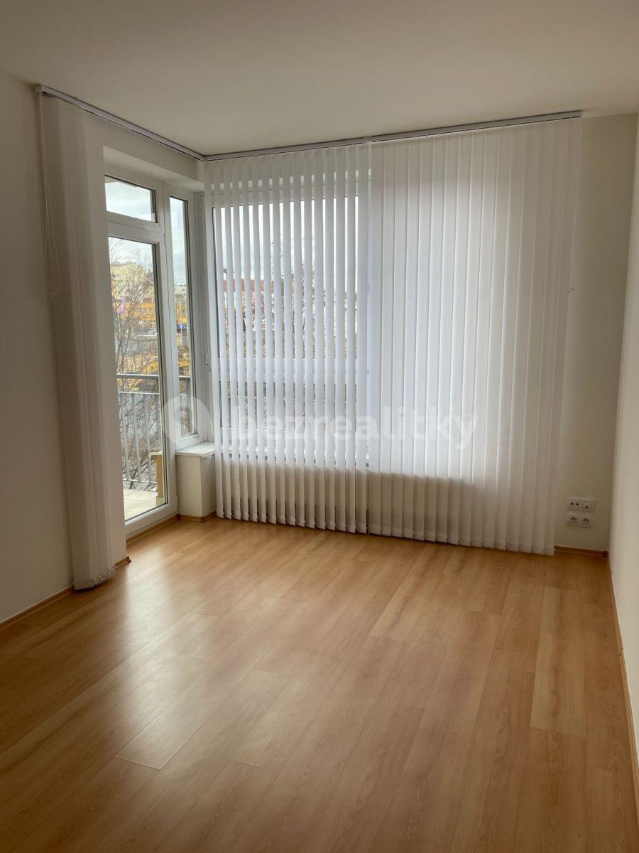 Prenájom bytu 3-izbový 80 m², Kabešova, Praha, Praha