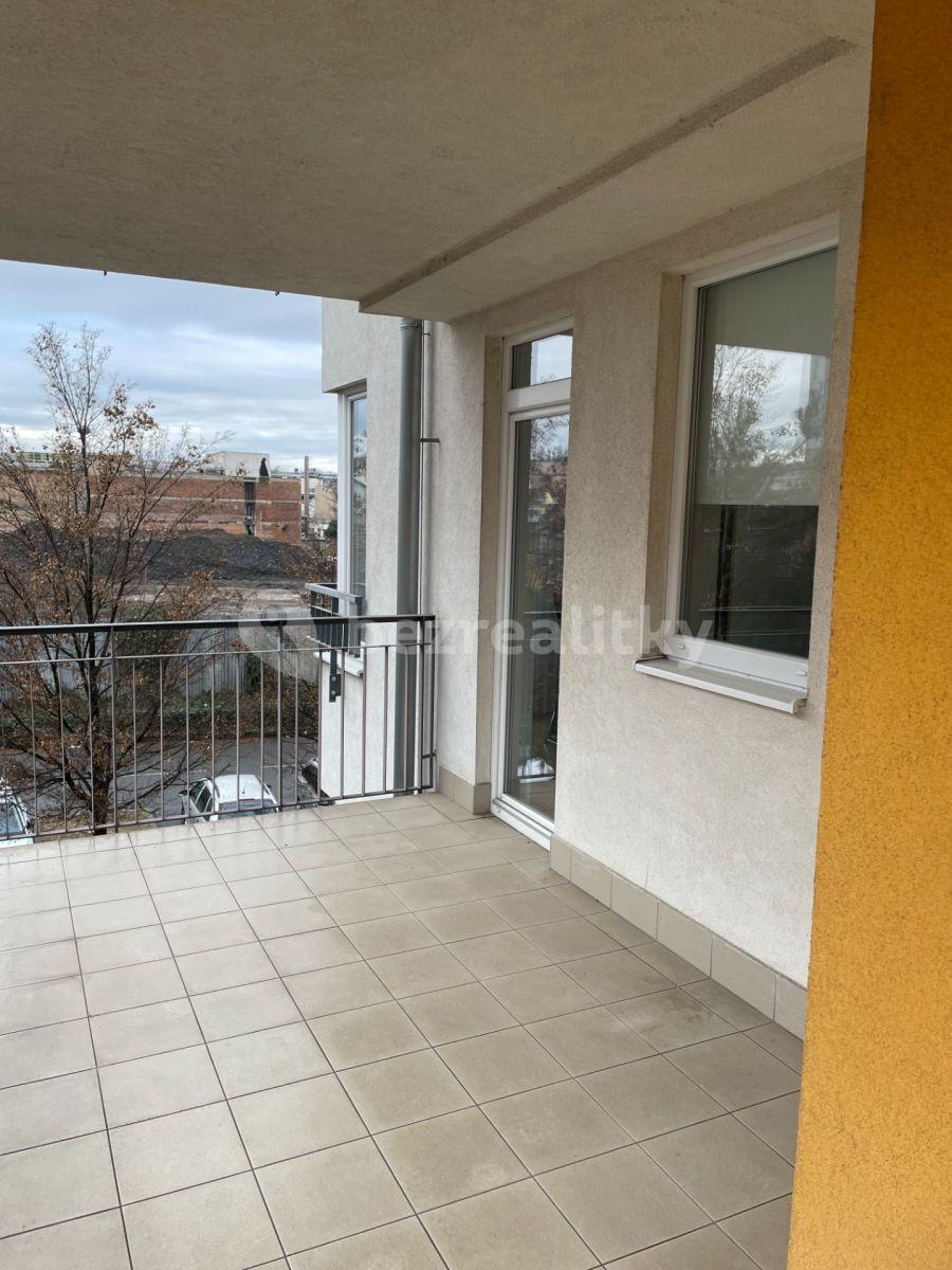 Prenájom bytu 3-izbový 80 m², Kabešova, Praha, Praha