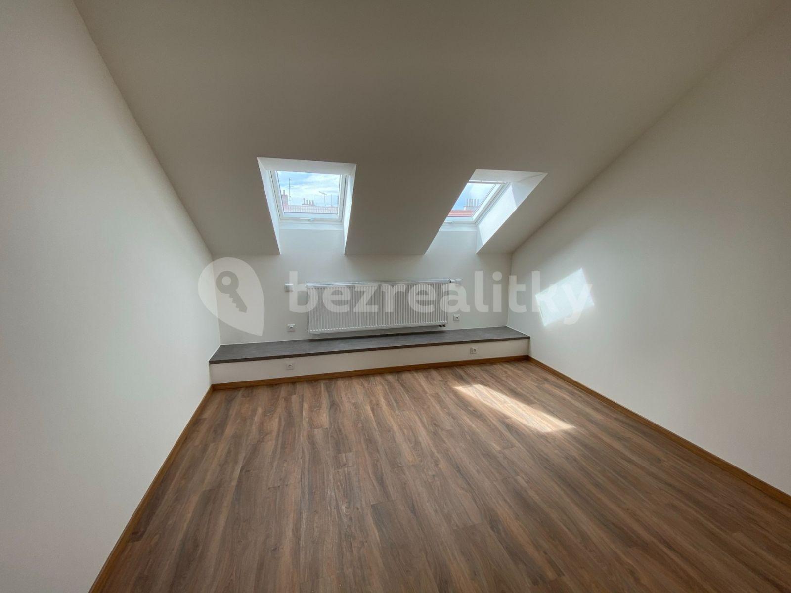 Prenájom bytu 2-izbový 57 m², Šaldova, Praha, Praha