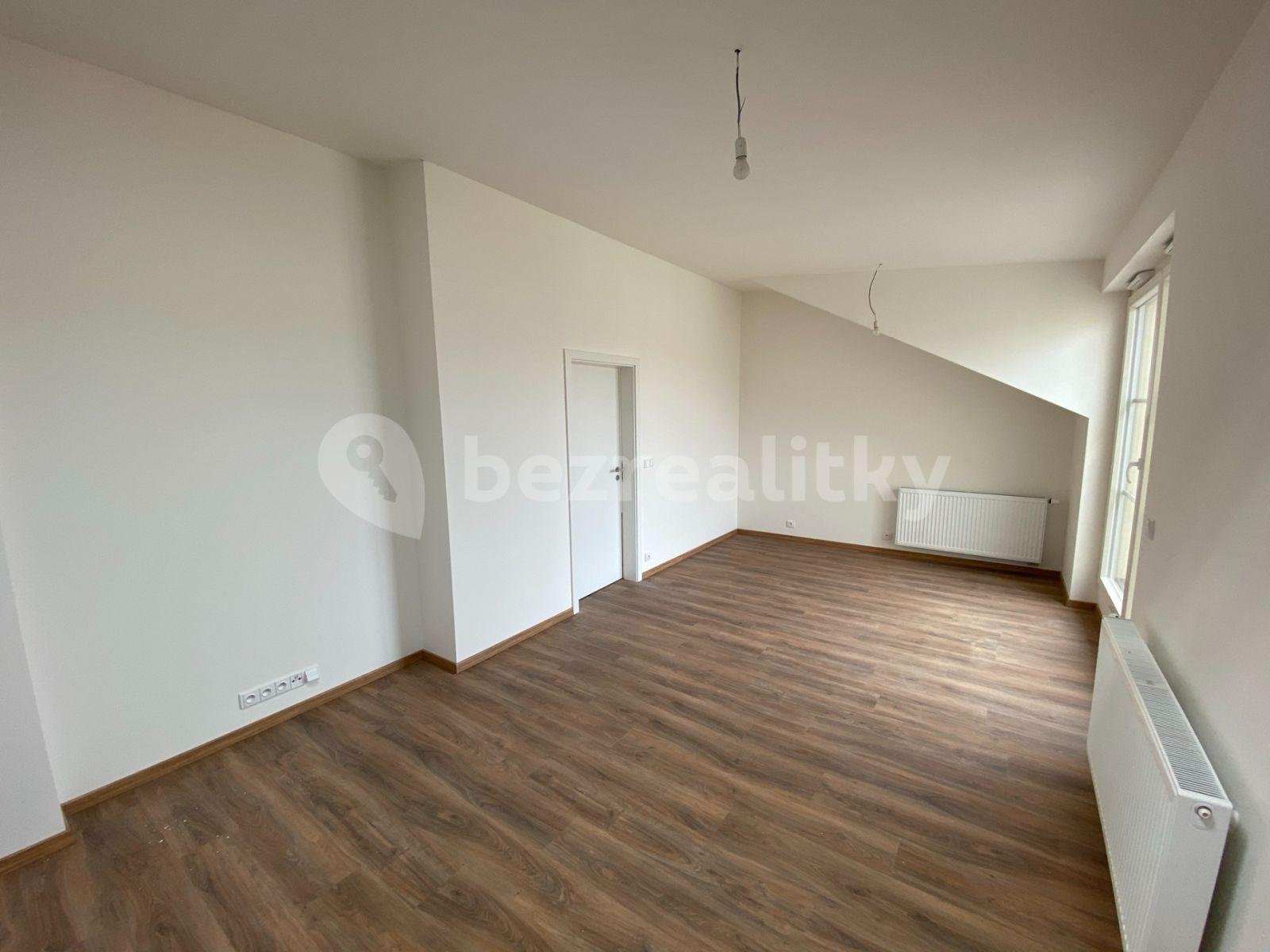 Prenájom bytu 2-izbový 57 m², Šaldova, Praha, Praha