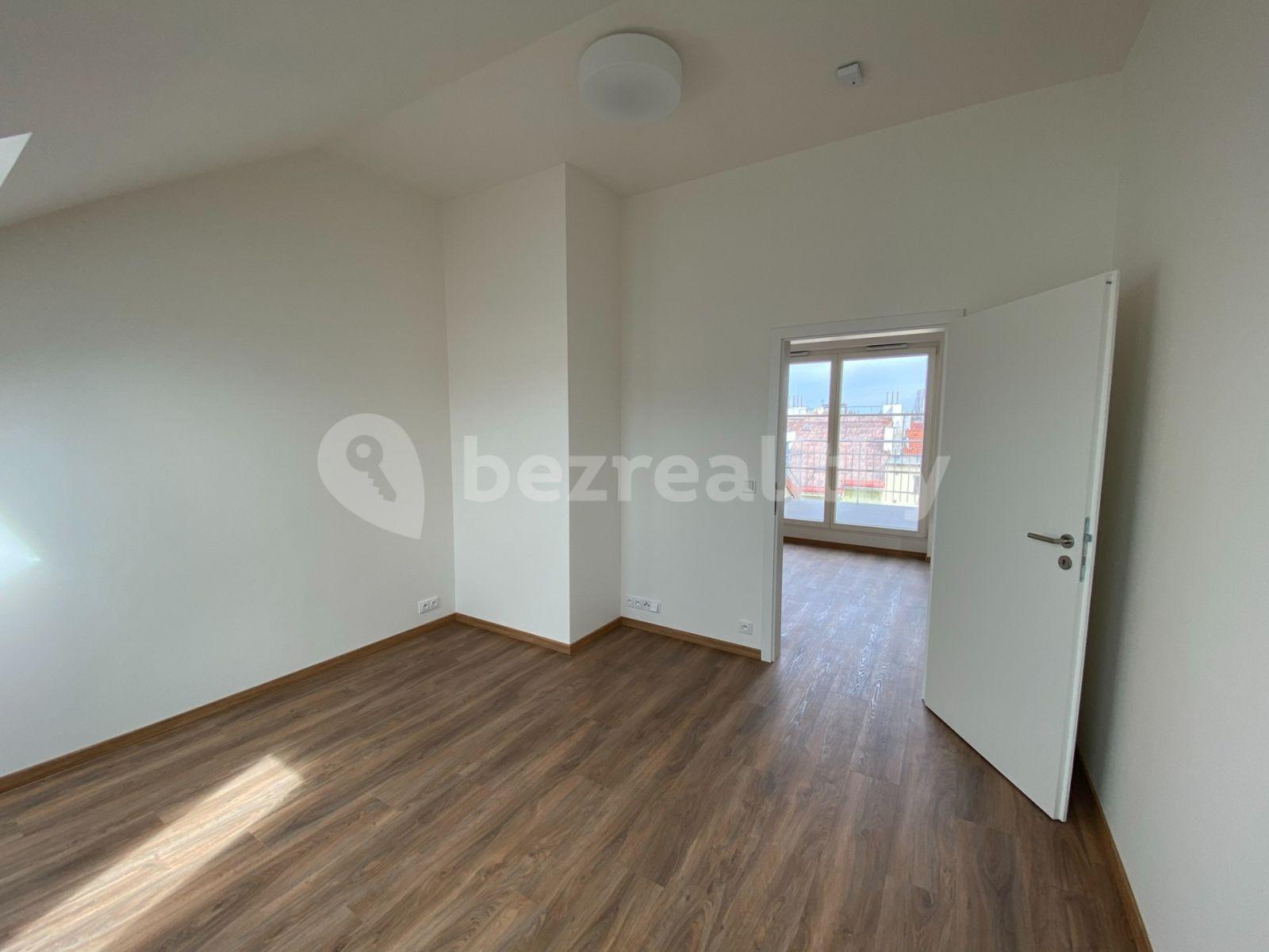 Prenájom bytu 2-izbový 57 m², Šaldova, Praha, Praha