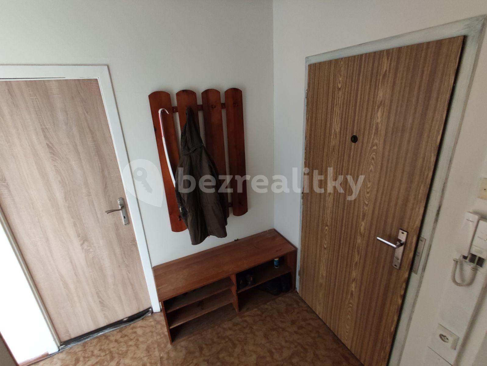 Prenájom bytu 3-izbový 85 m², Pod Lipami, Praha, Praha