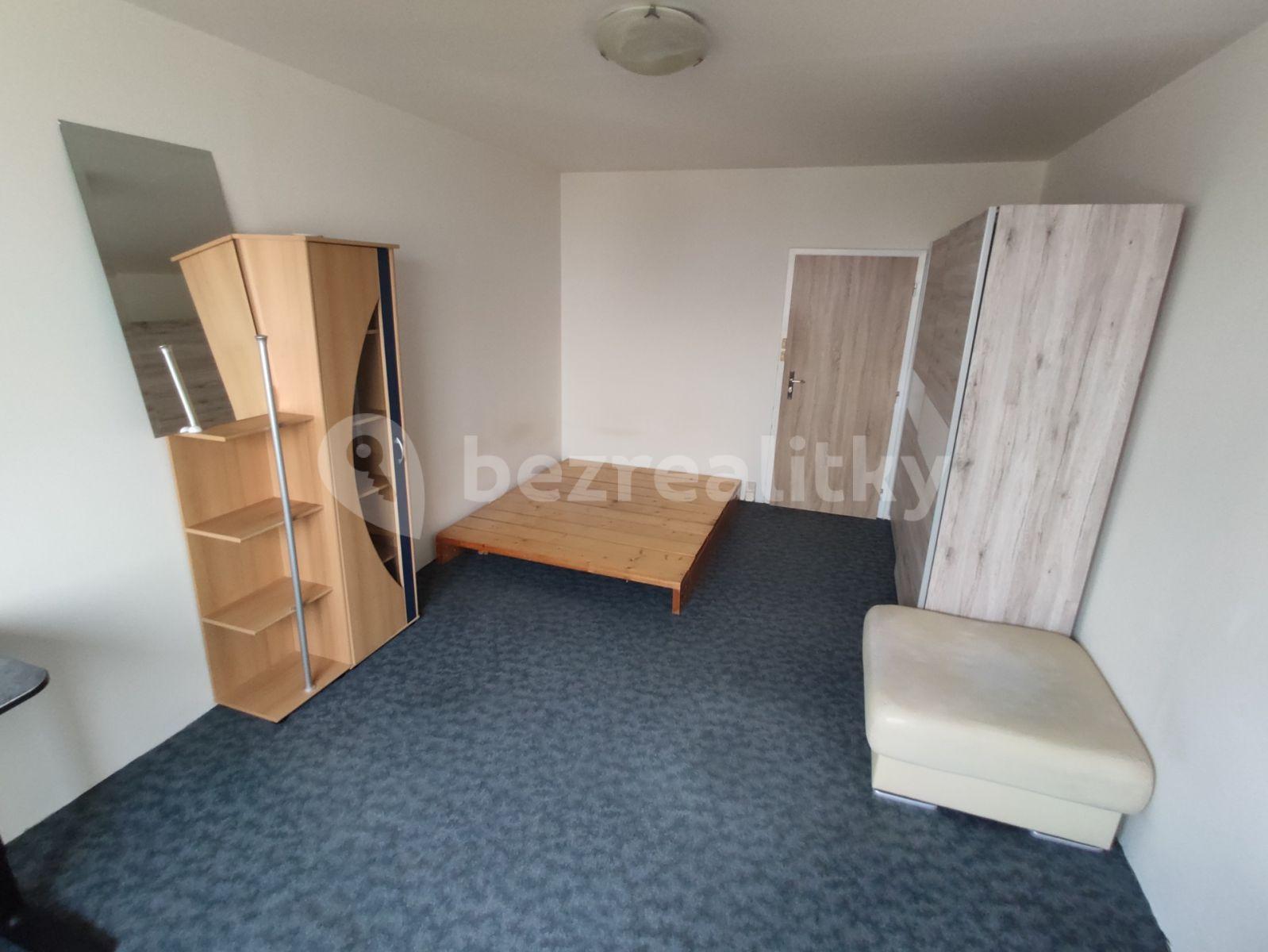 Prenájom bytu 3-izbový 85 m², Pod Lipami, Praha, Praha