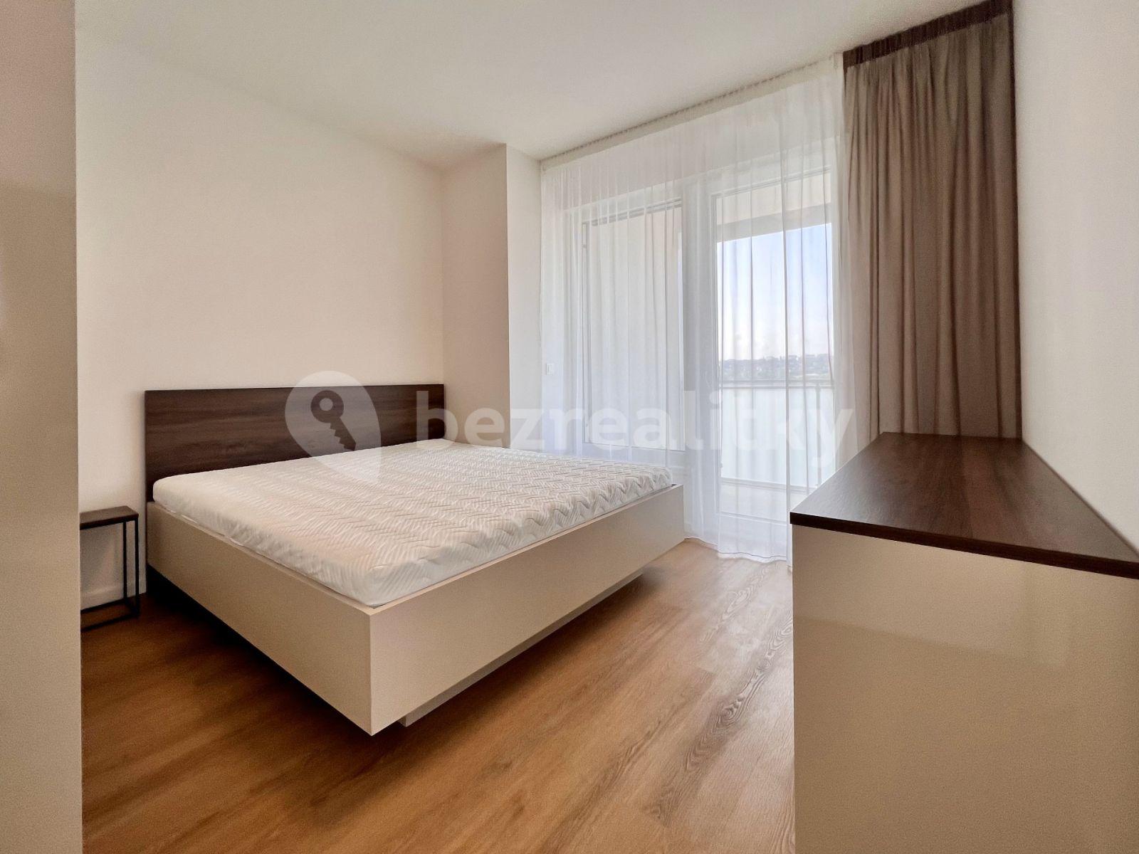 Prenájom bytu 3-izbový 64 m², U Plynárny, Praha, Praha